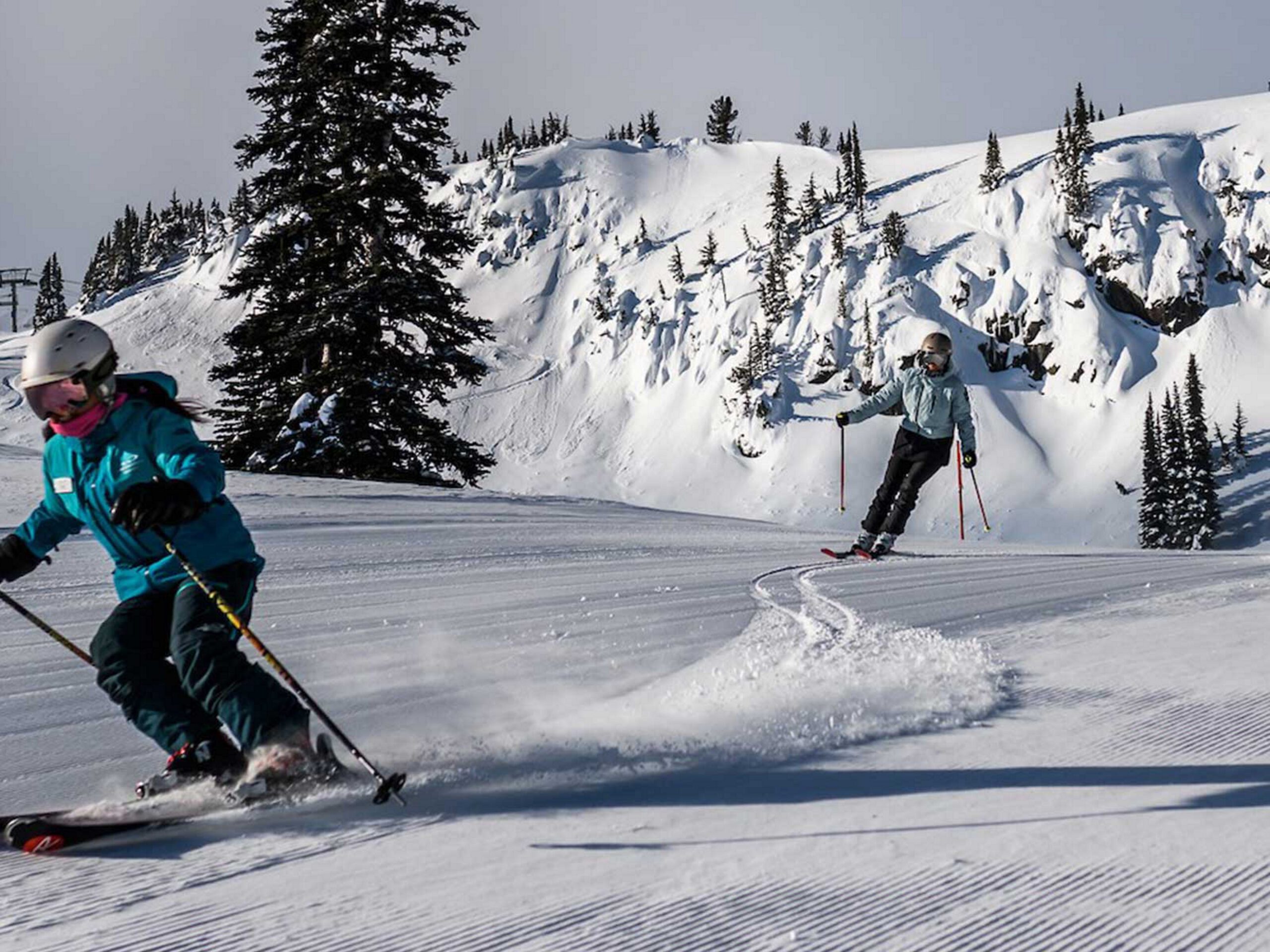 https://www.whistlerdailypost.com/wp-content/uploads/2024/04/Whistler-skiing-at-Blackcomb-scaled.jpg